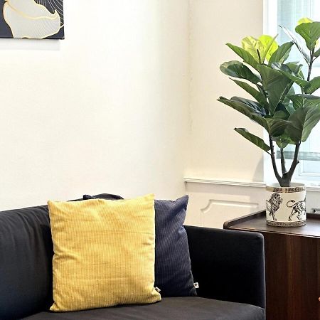 Serene Place In London City Centre Екстериор снимка