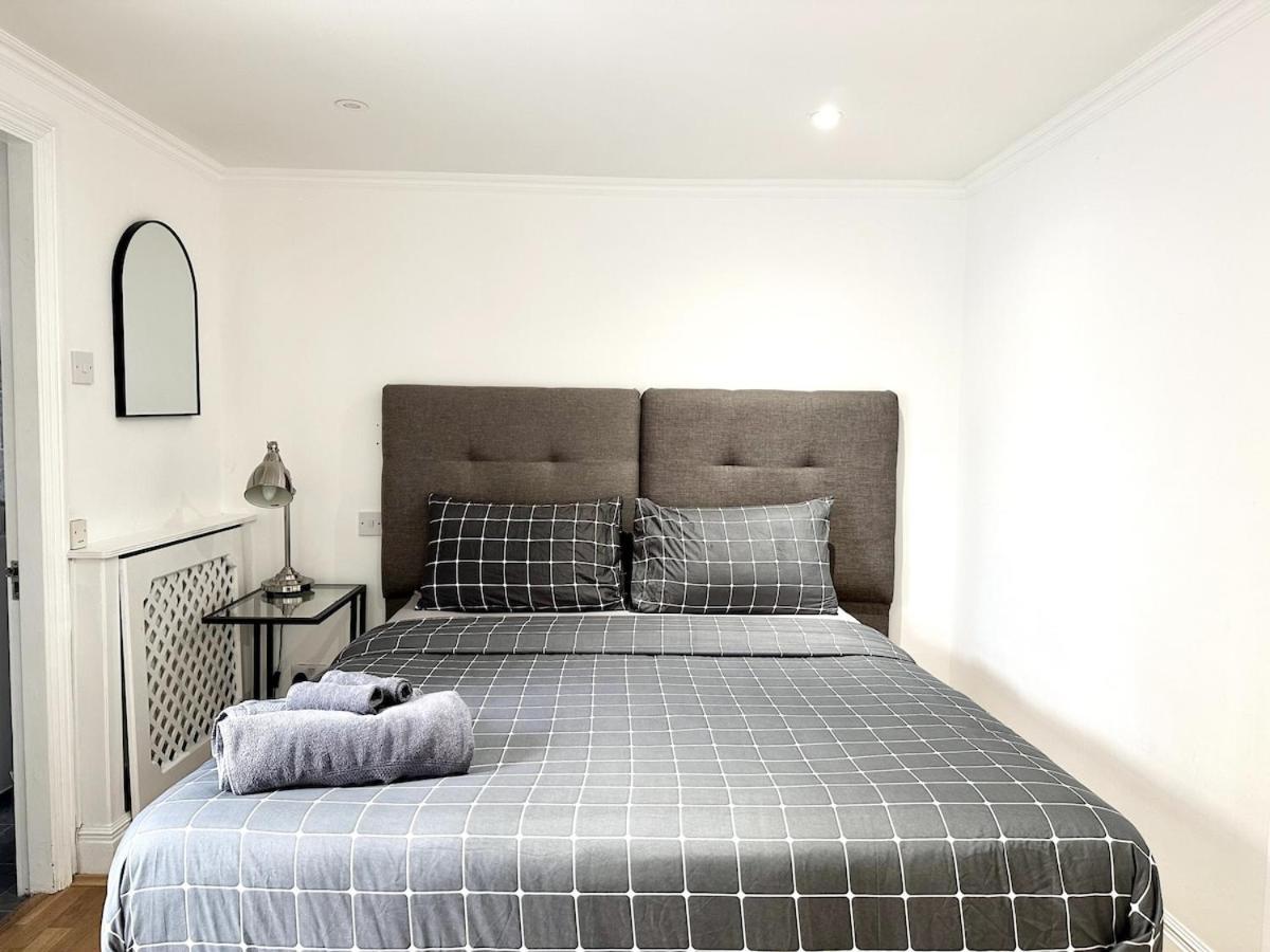 Serene Place In London City Centre Екстериор снимка